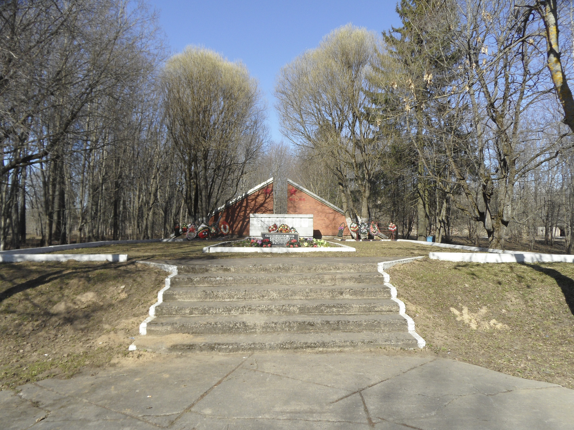 Копорье. Мемориал воинам и морякам Балтфлота погибшим в 1919 и 1941-1944гг.