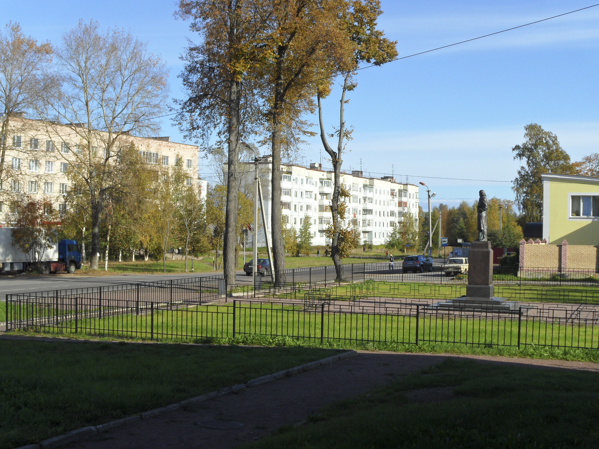 Лебяжье. Площадь перед местной администрацией