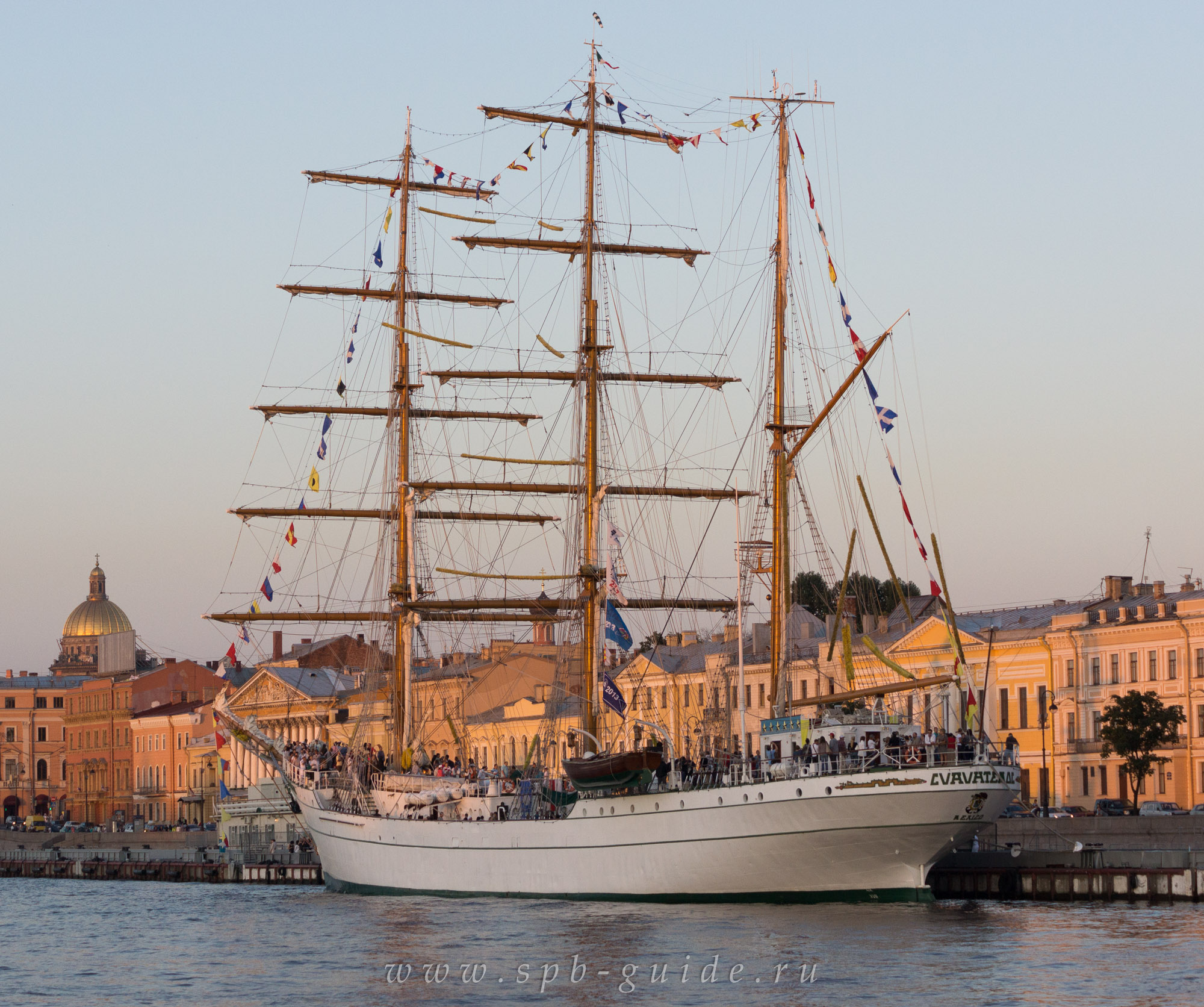 Мексиканский трехмачтовый барк «Cuauhtemoc»