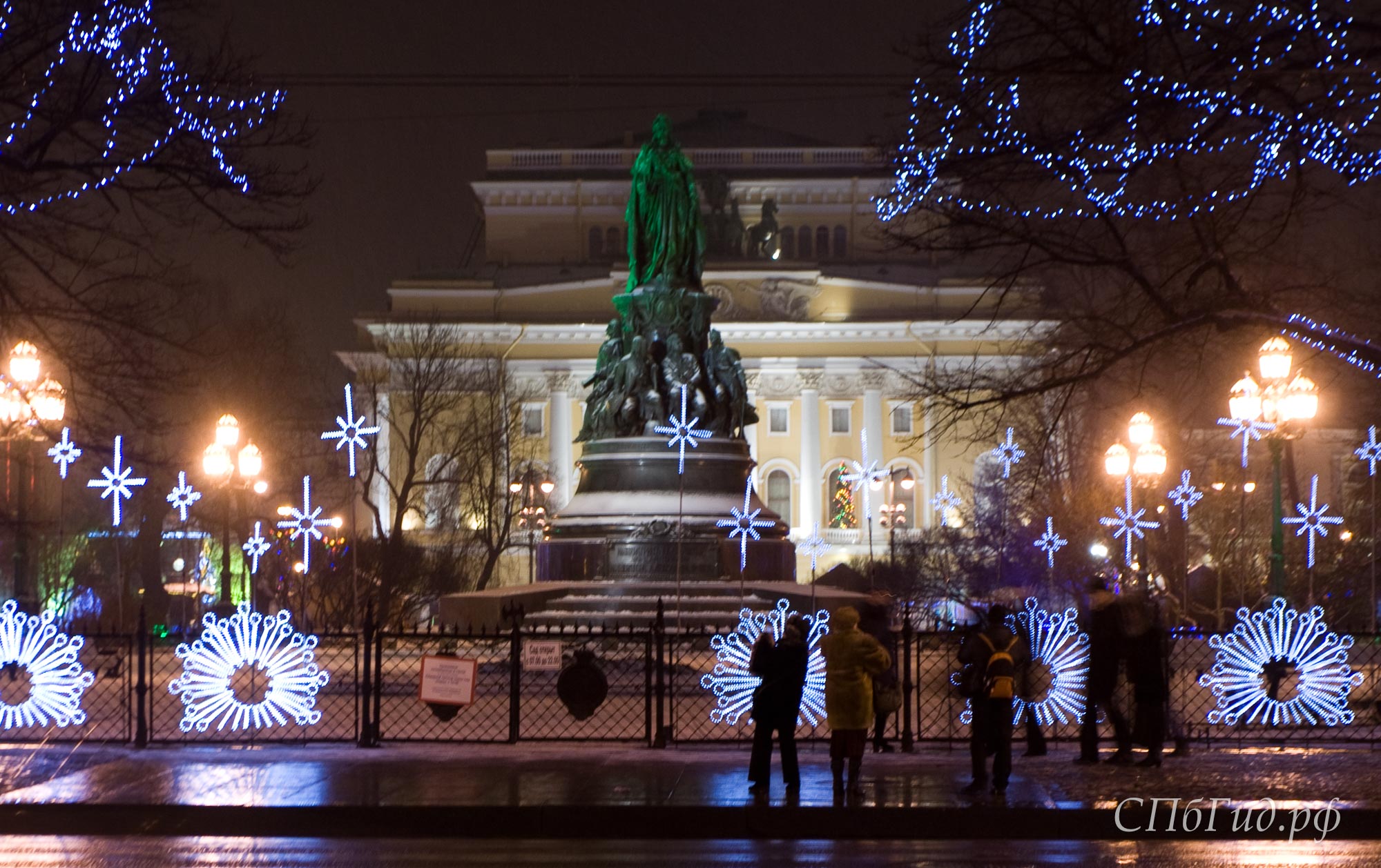 Новогодние праздники в Санкт-Петербурге, площадь Островского