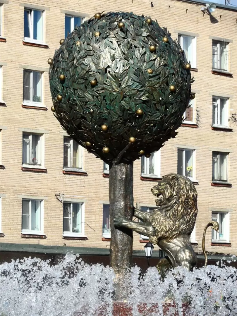 Фонтан к 300-летию Ломоносова