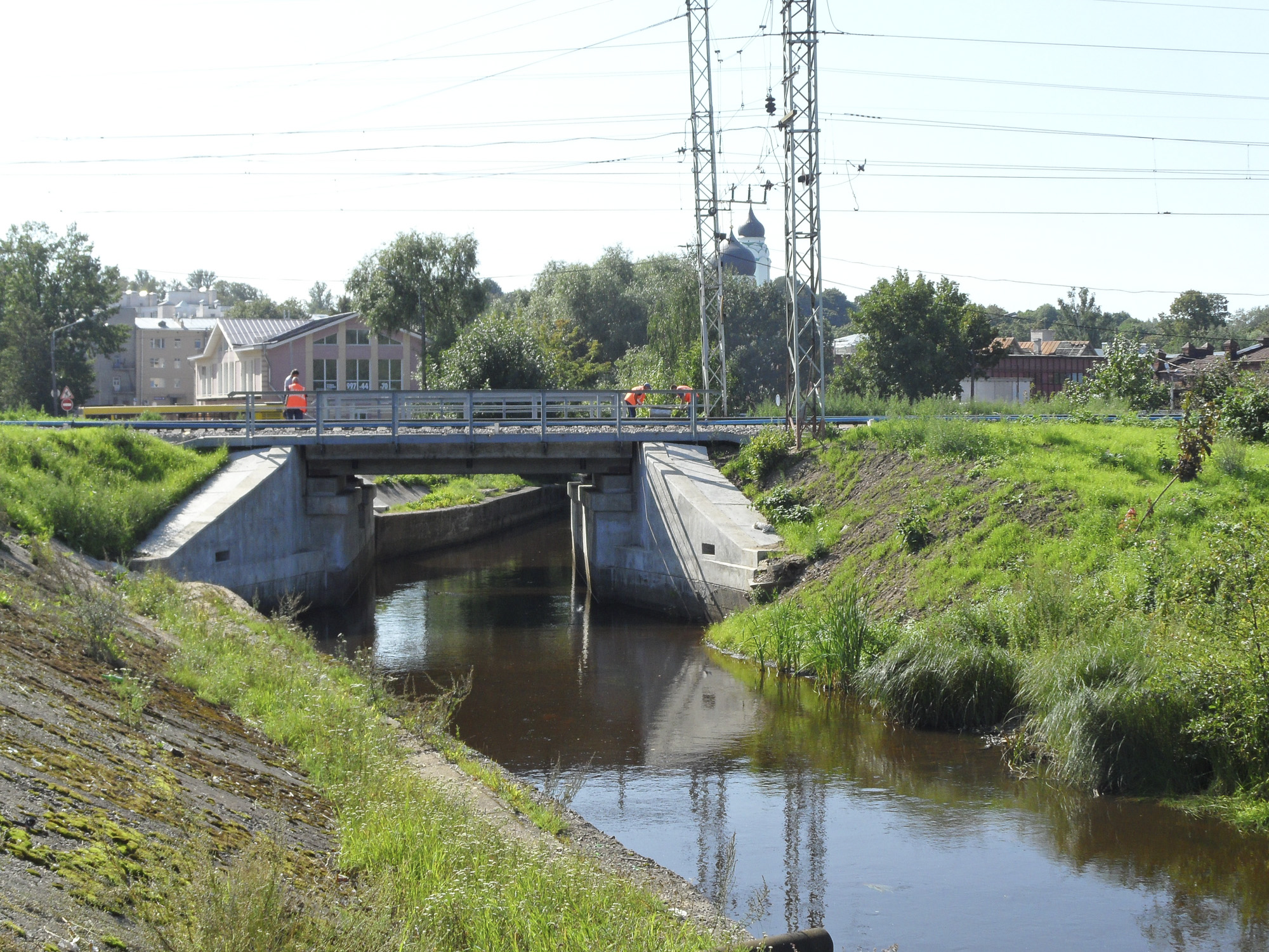 Железнодорожный мост через реку Караста