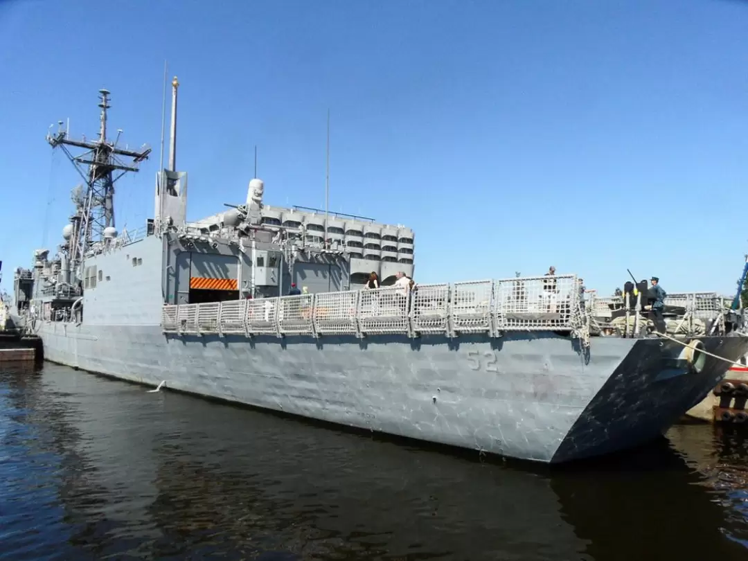 Фрегат ВМС США «Carr»