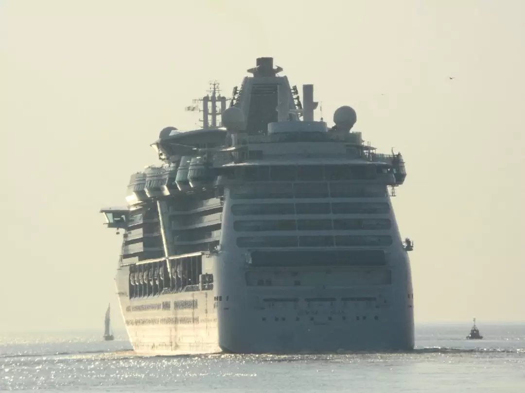 Круизный лайнер «Jewel of the Seas»