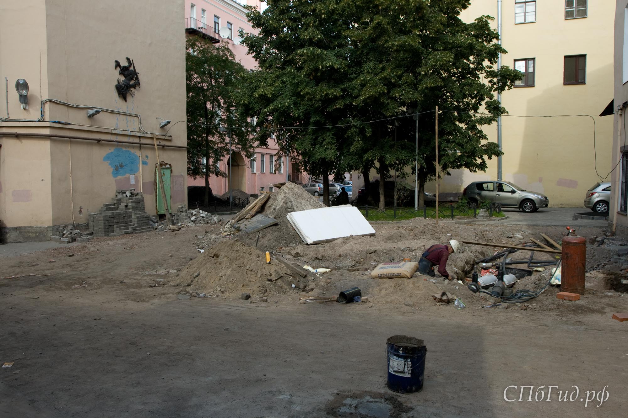 Ремонт двора