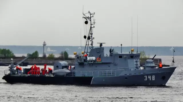 Рейдовый тральщик РТ-348 проекта 10750