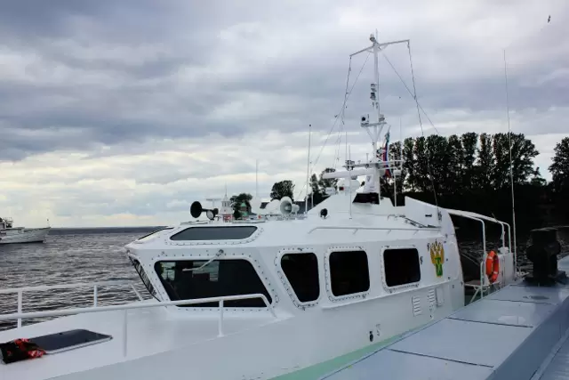 ТС-530 — среднее таможенное судно типа «Лидер-17»