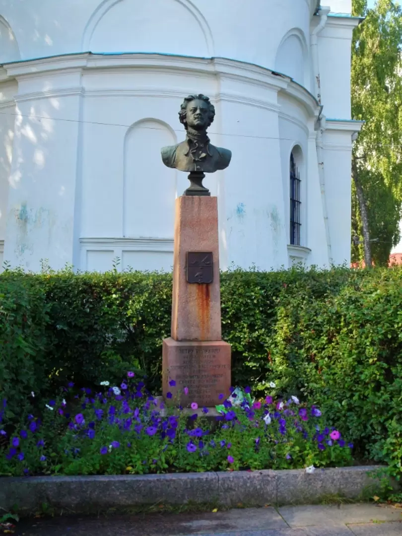 Памятник Петру Великому