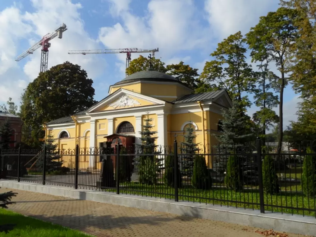 Армянское кладбище на острове Декабристов