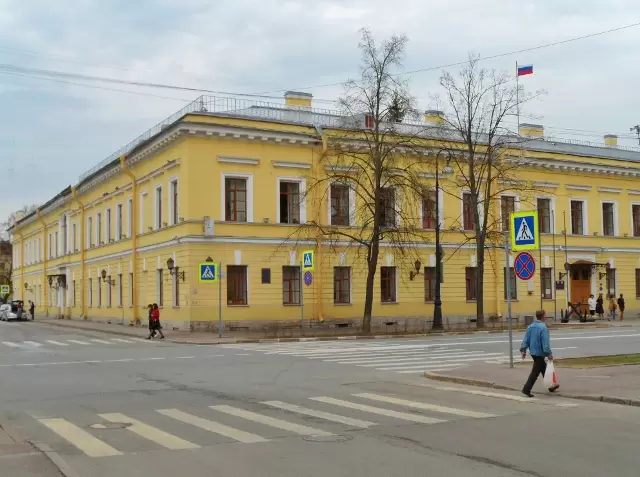 Администрация Кронштадта, бывший присутственный дом