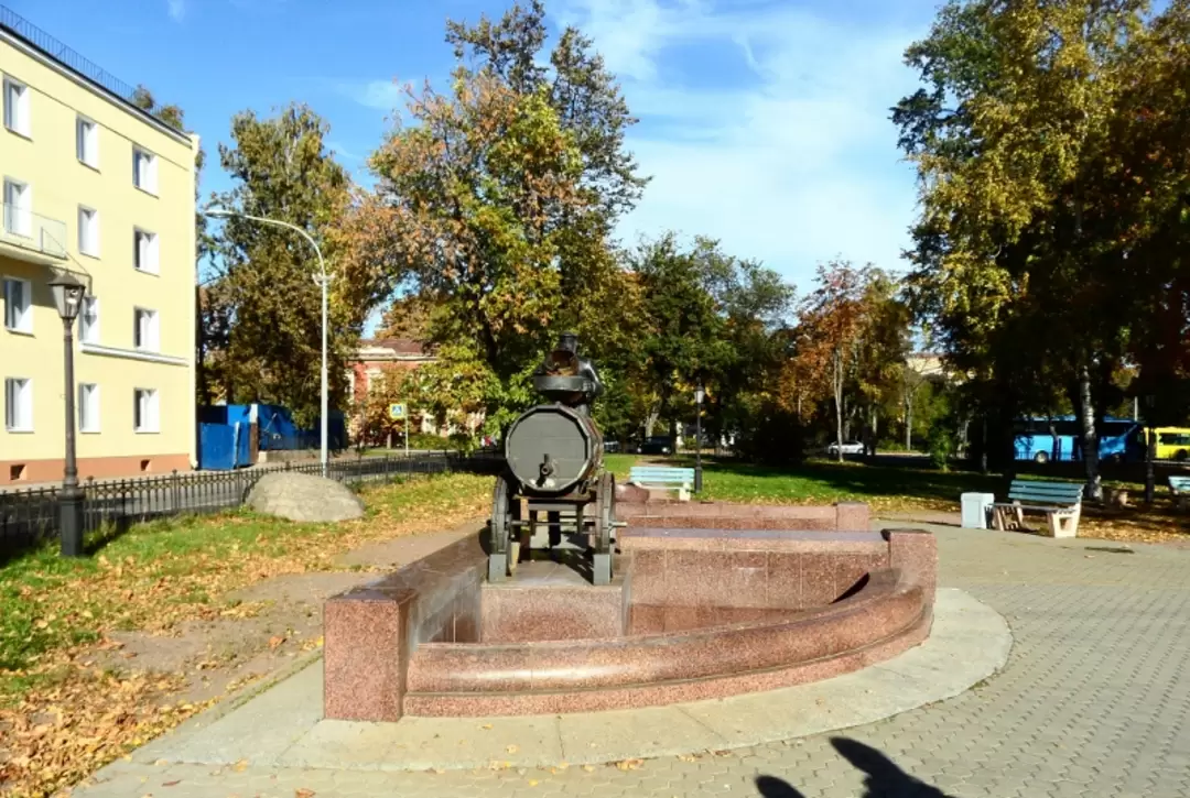 Скульптура-фонтан «Кронштадтский водовоз», скульптор Ф. П. Крушельницкий при участии И. Андрюхина, 2006 г.