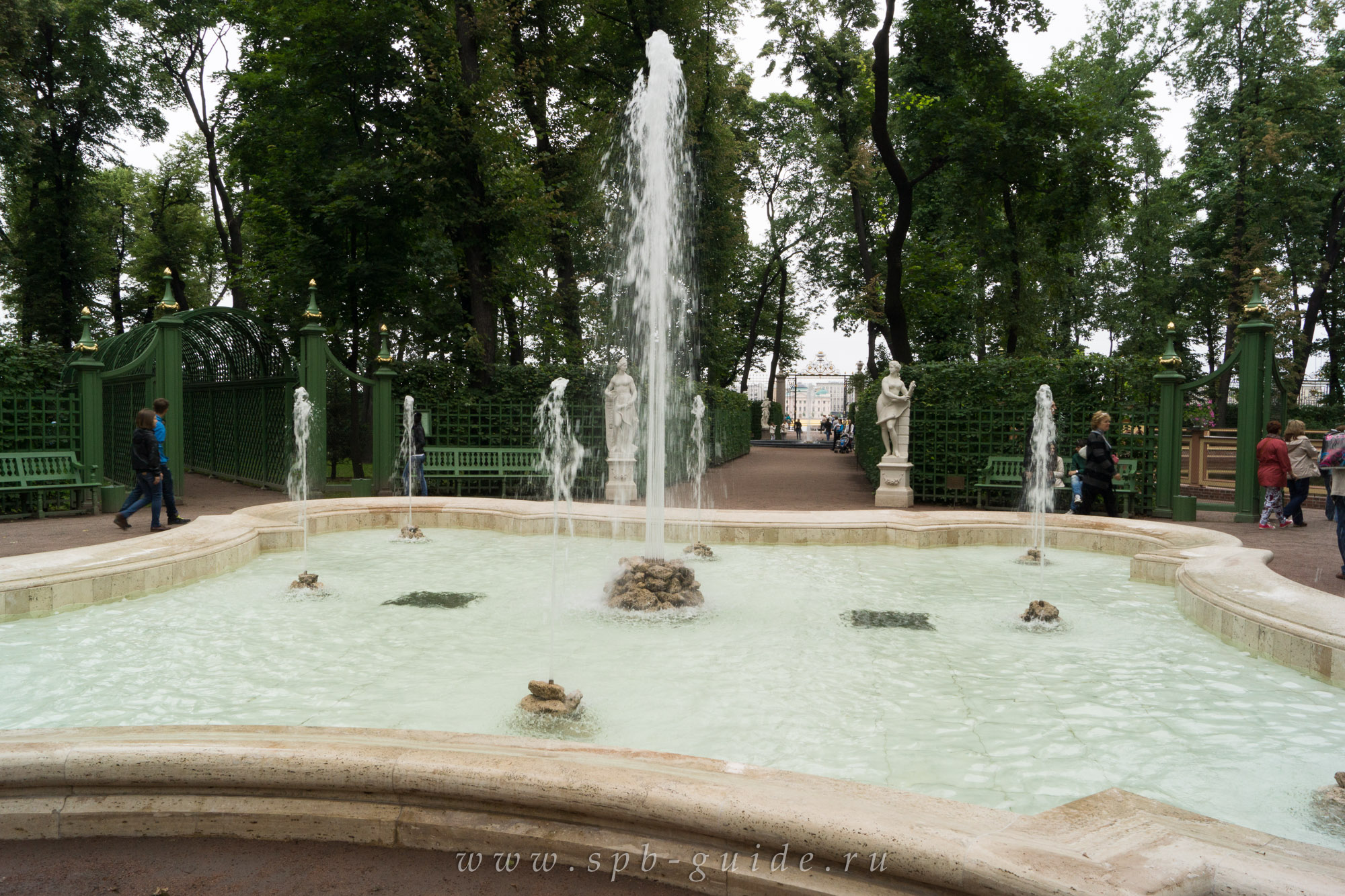 Фонтан Гербовый — Летний сад в Санкт-Петербурге