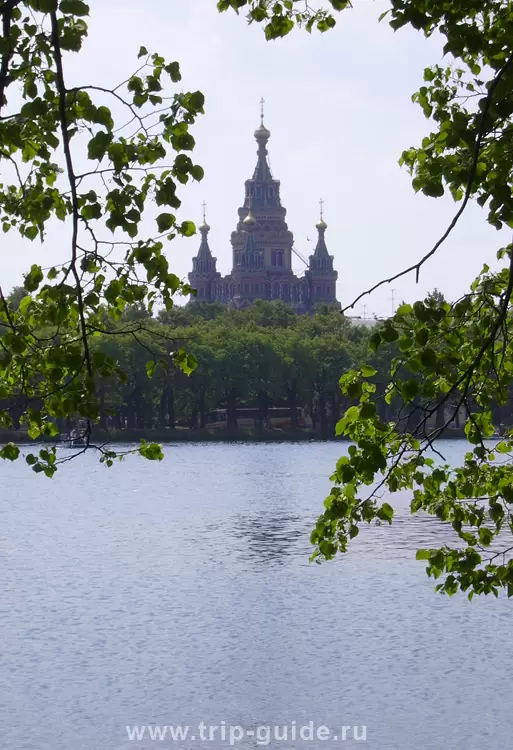 Петергоф, Петропавловский собор
