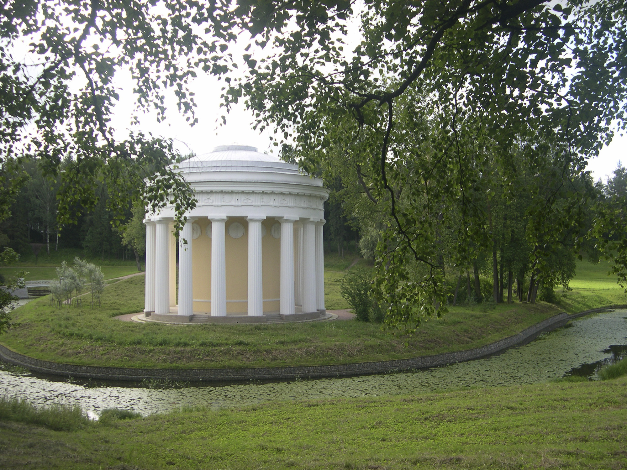 Павловск, храм Дружбы