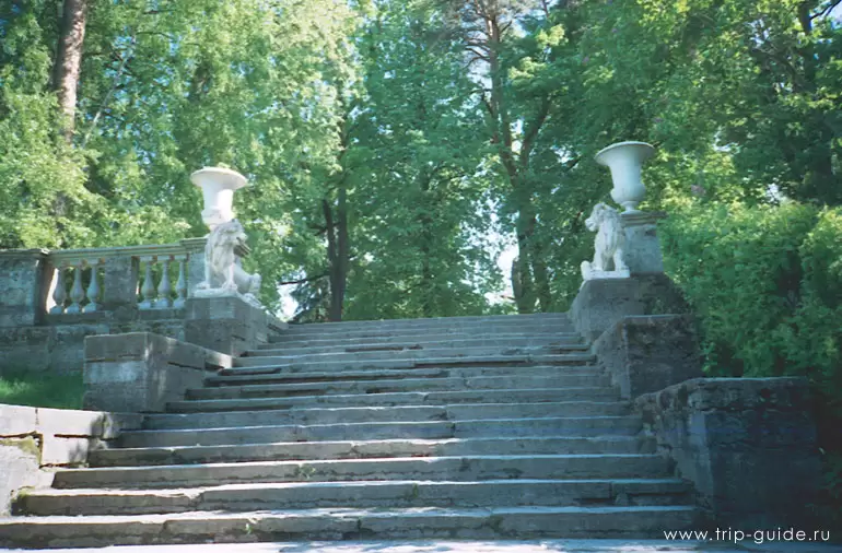 Павловск, Большая каменная лестница