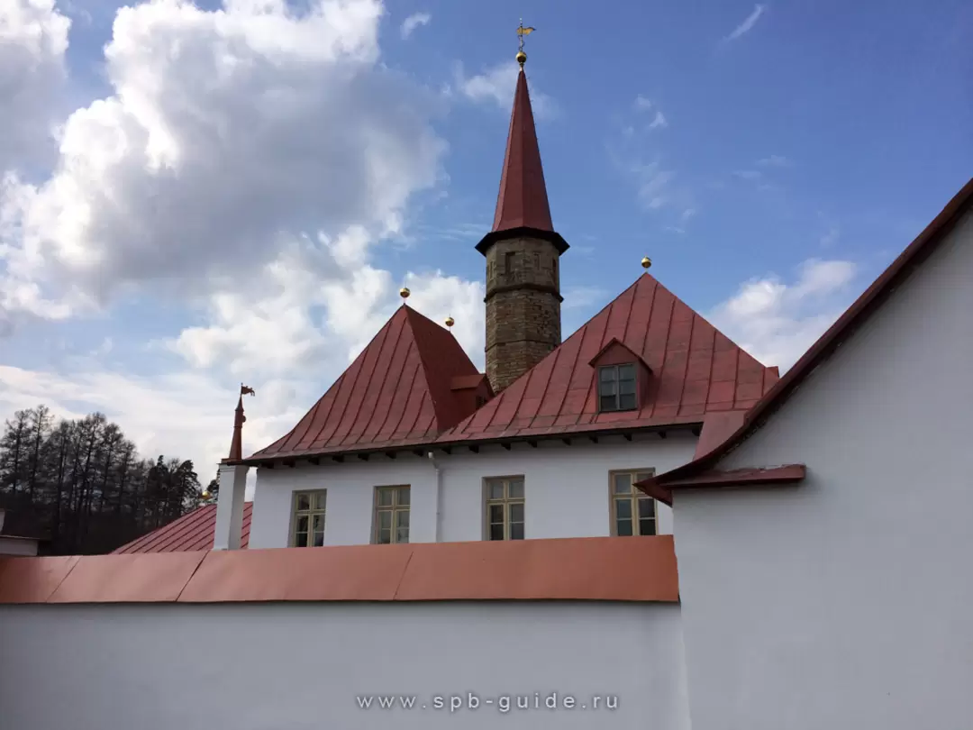 Вид на Приоратский дворец