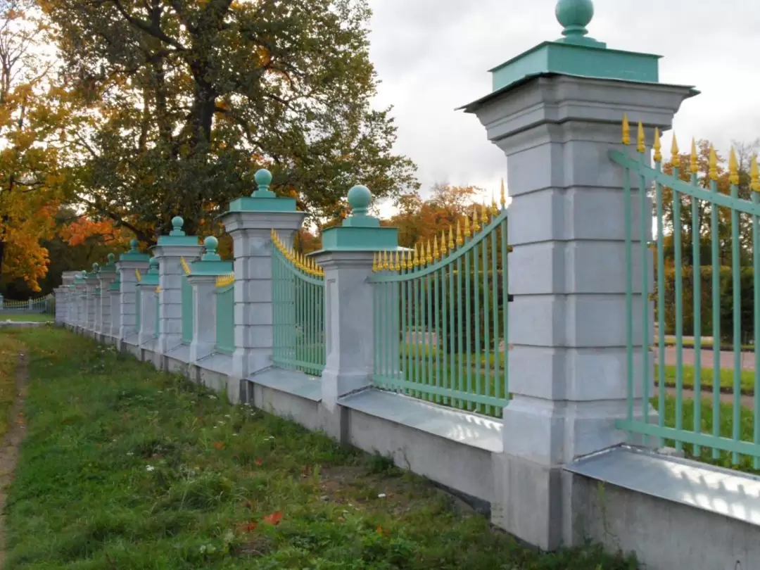 Ораниенбаум. Северная ограда Нижнего парка