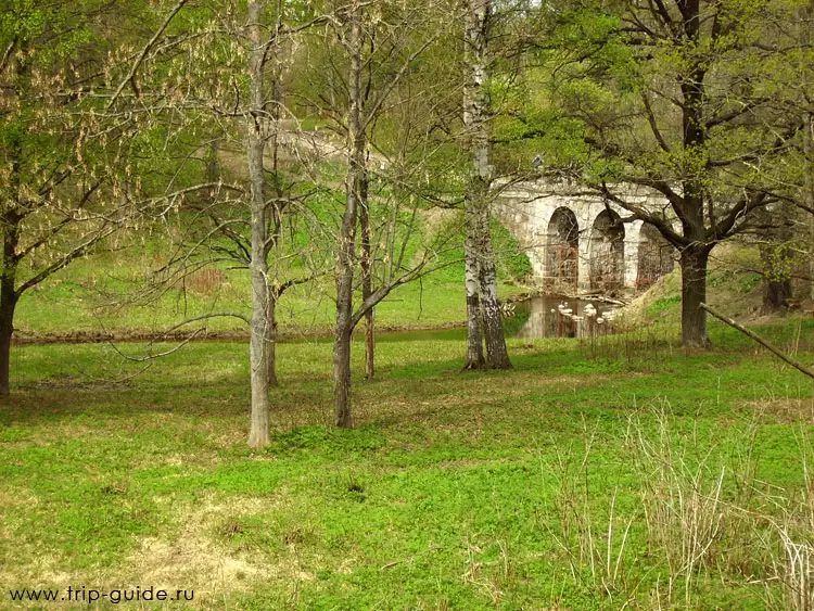 Ораниенбаум, Петровский мост