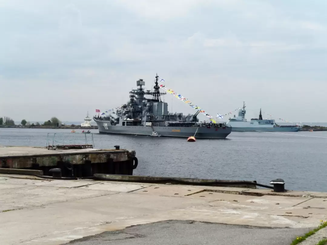 Средняя (Петровская) гавань в дни празднования 310-летия Балтийского флота