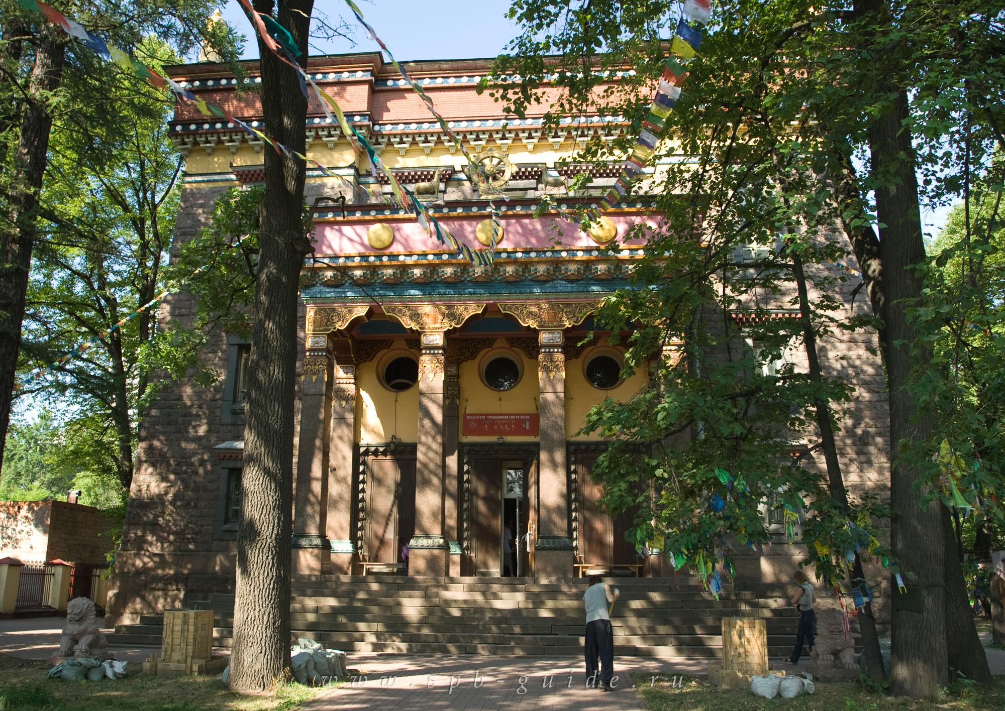 Буддийский храм в Санкт-Петербурге