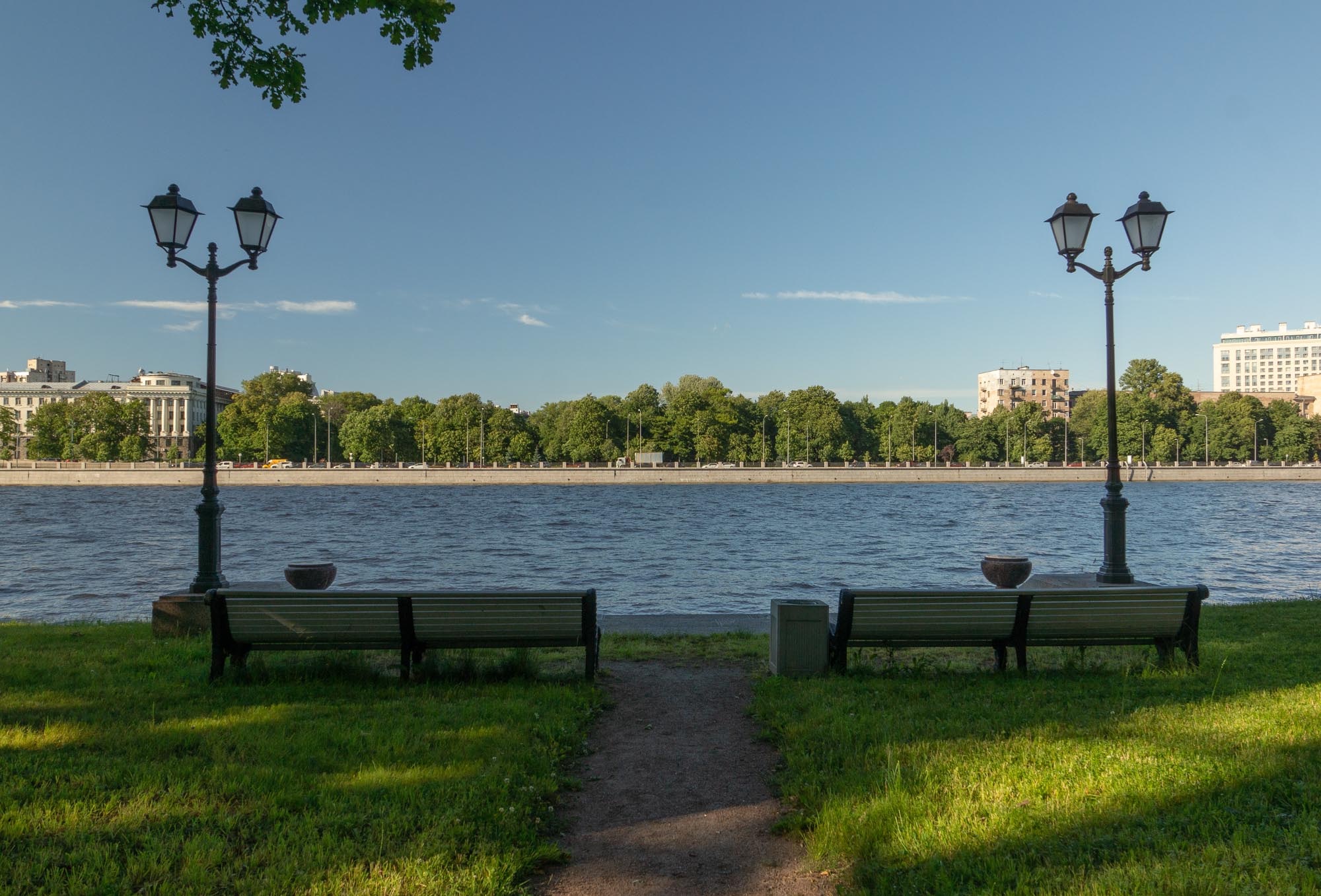 Лавочки, сад Каменноостровского дворца