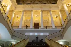 Парадная лестница Русского музея Парадная лестница Русского музея