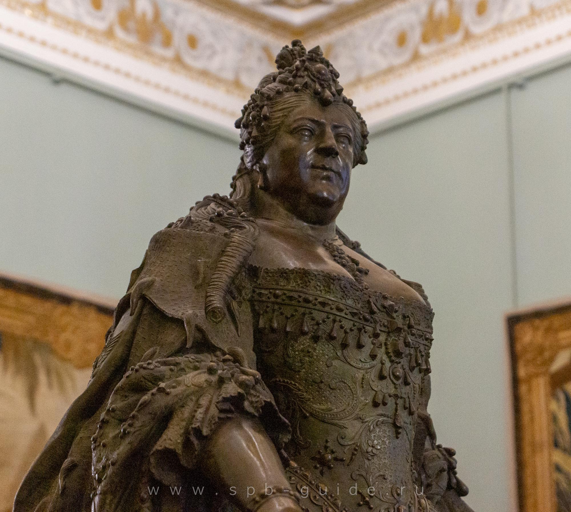 Скульптура Анна Иоанновна с арапчонком, Б. Л. Растрелли