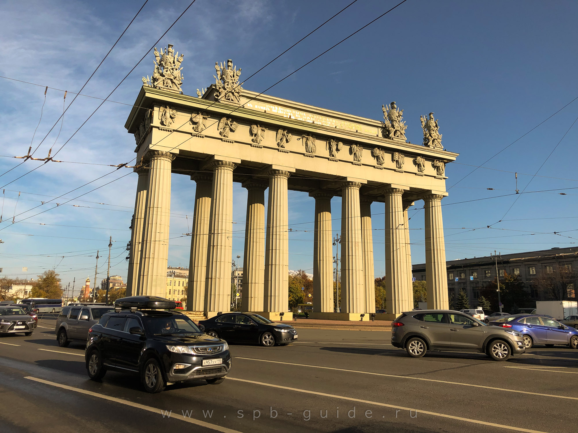 Московские триумфальные ворота в Санкт-Петербурге