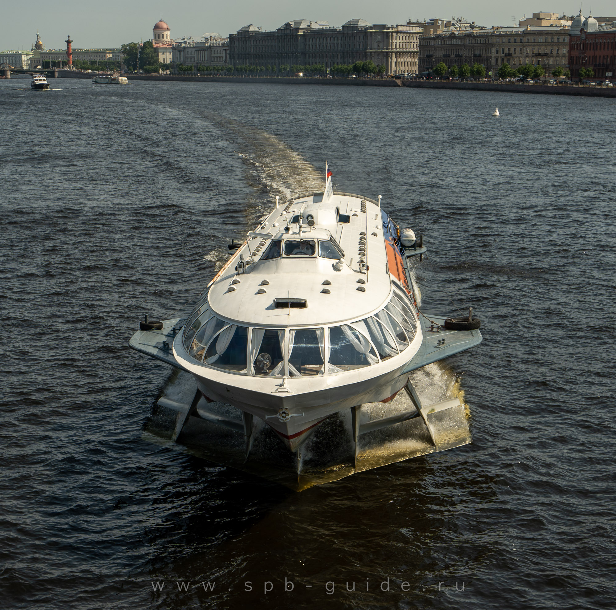 Метеор до Петергофа