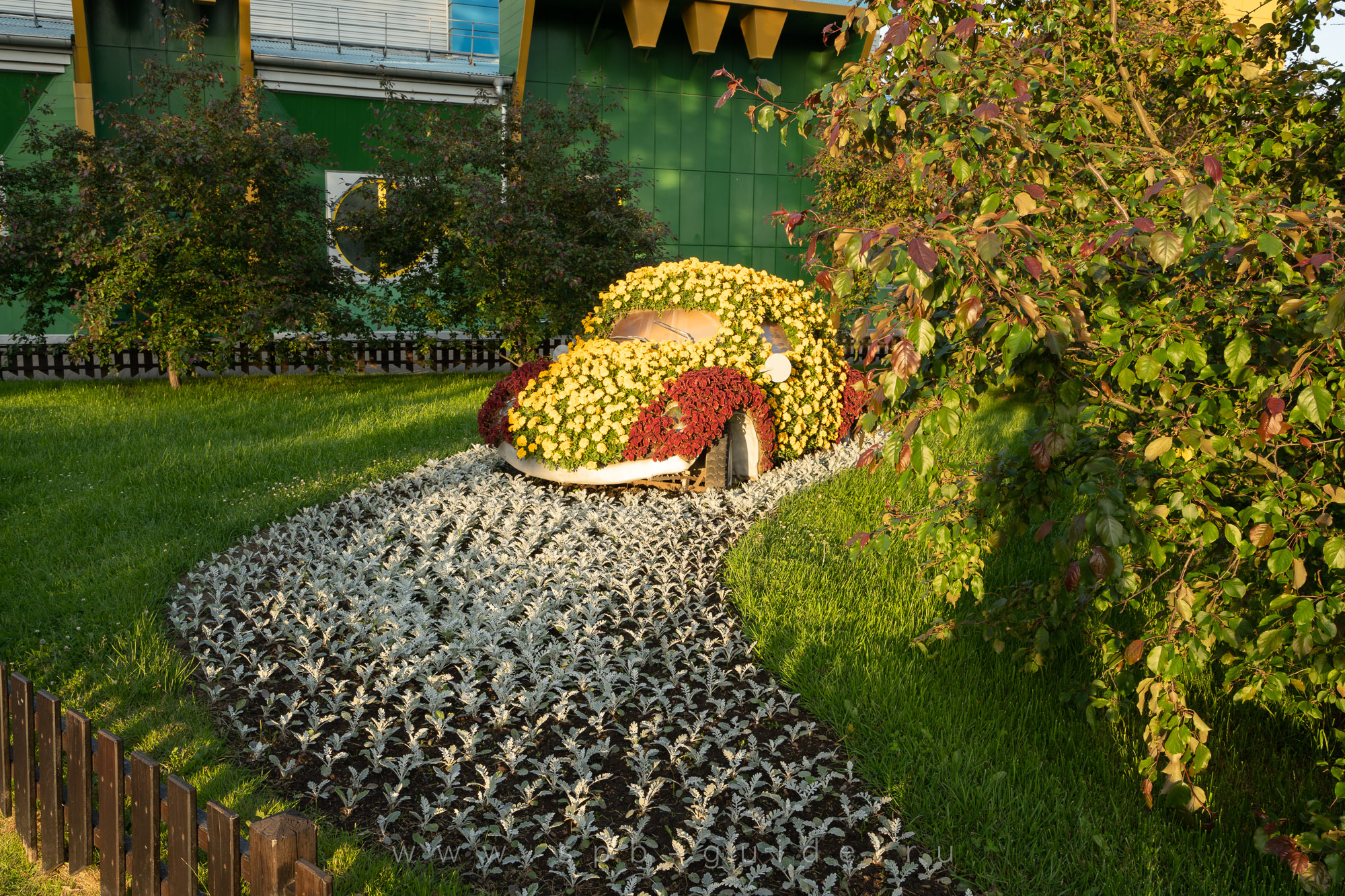 Клумбы в парке «Диво-остров»