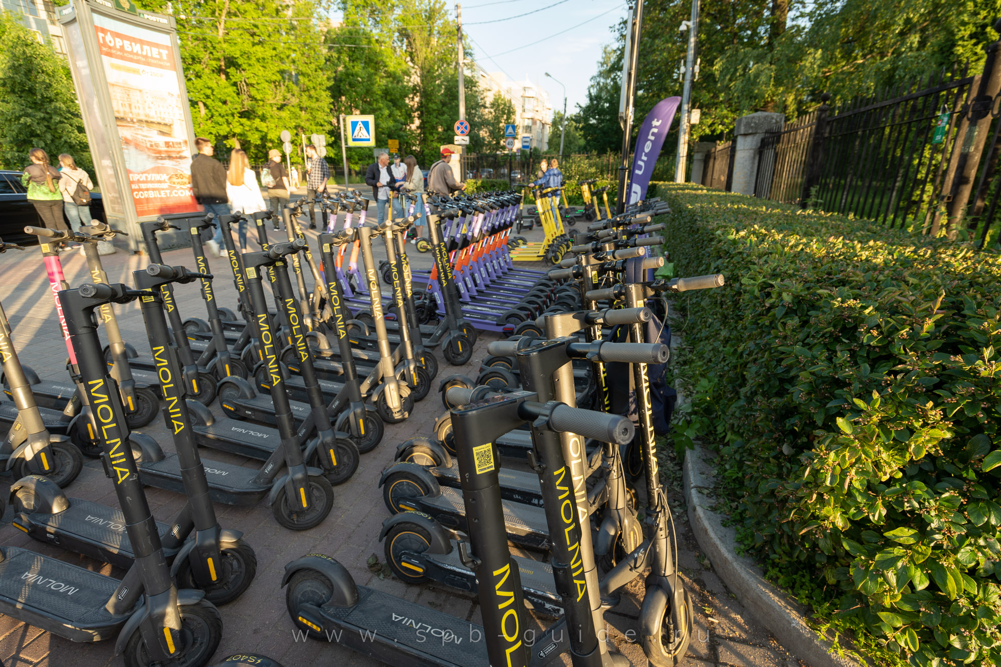 Прокат самокатов у метро «Крестовский остров»