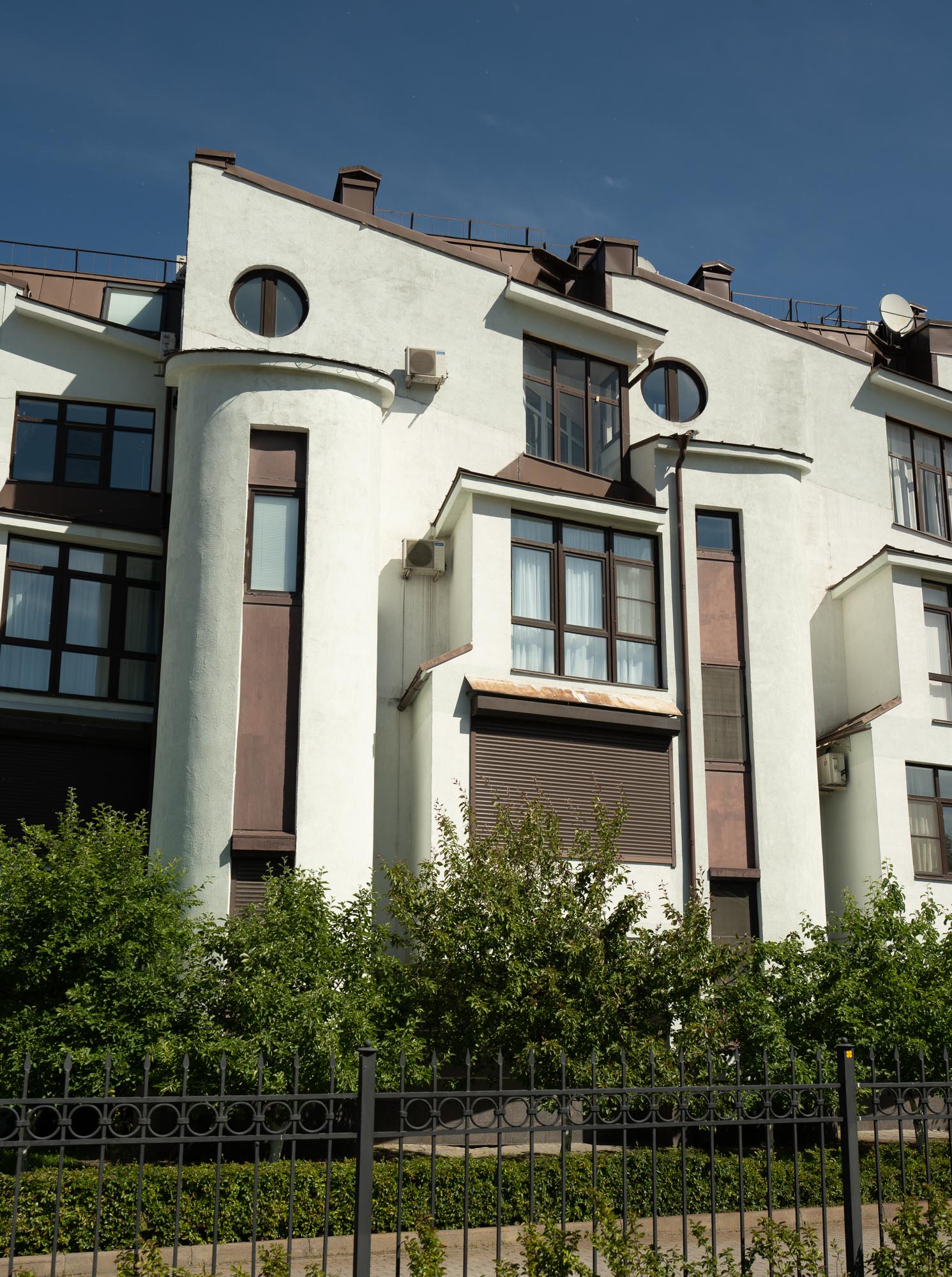 Жилой комплекс, Крестовский проспект 13