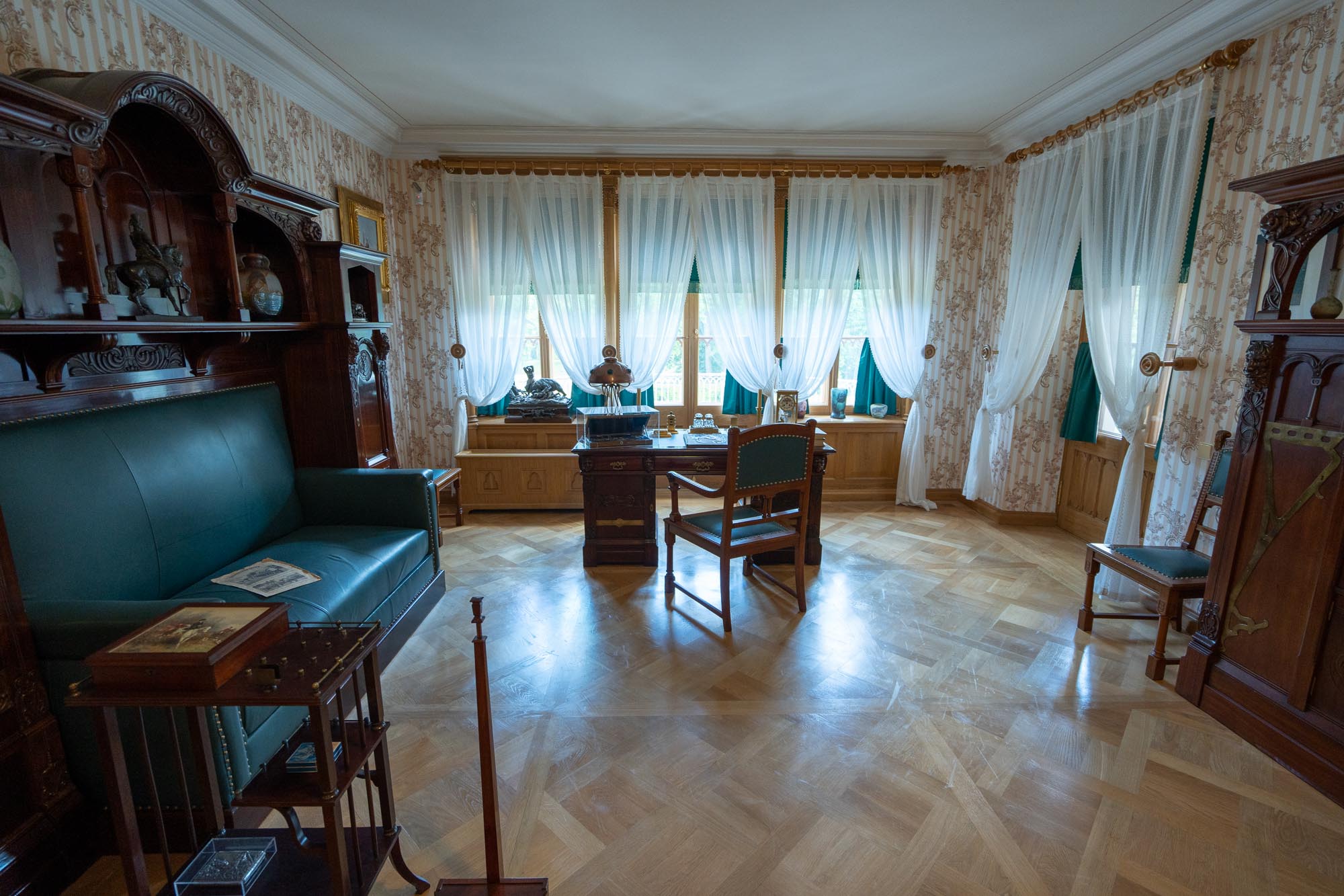 Фермерский дворец в Петергофе