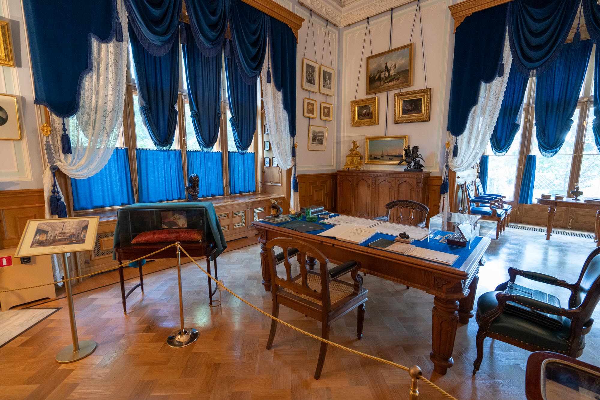 Фермерский дворец в Петергофе, кабинет императора Александра II (Синий)
