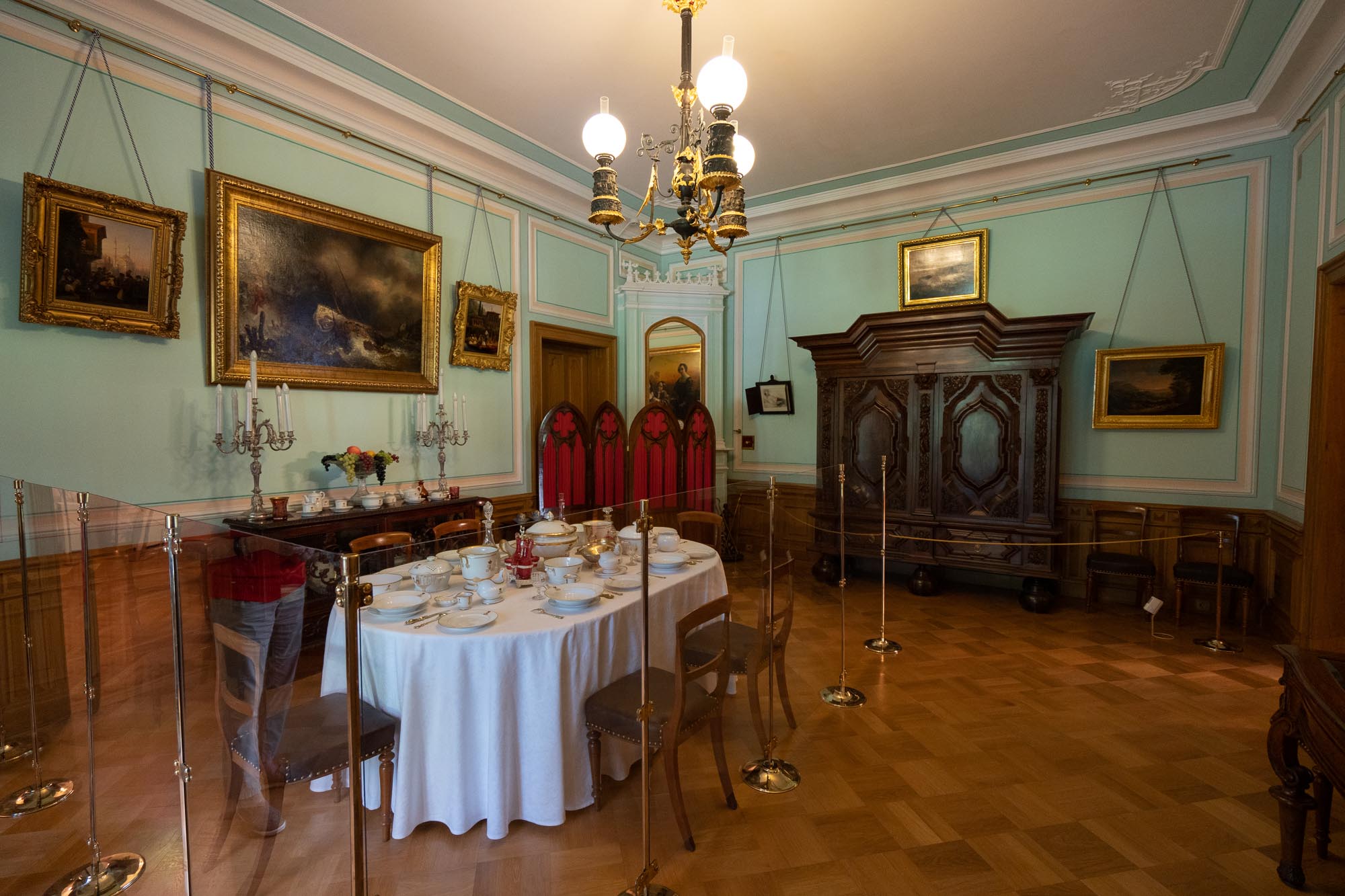 Фермерский дворец в Петергофе, Столовая
