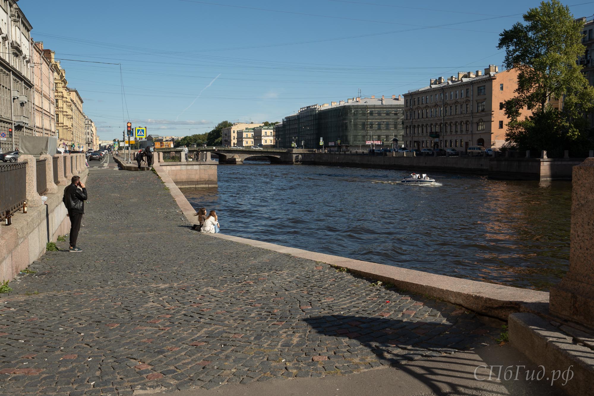 Спуск к воде на берегу Фонтанки