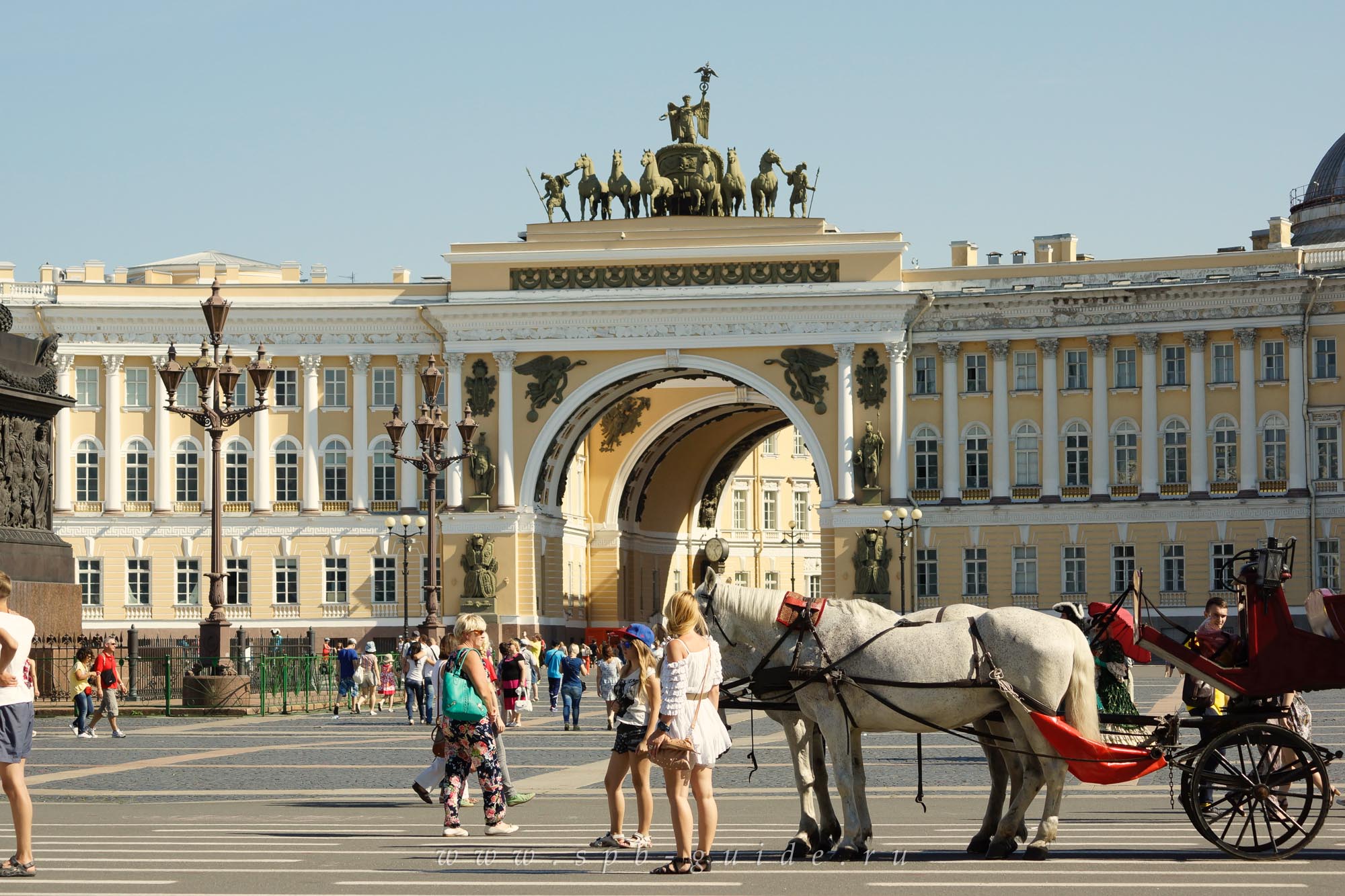 Дворцовая площадь - фото