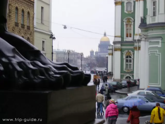 Пальчики атлантов портика Нового Эрмитажа