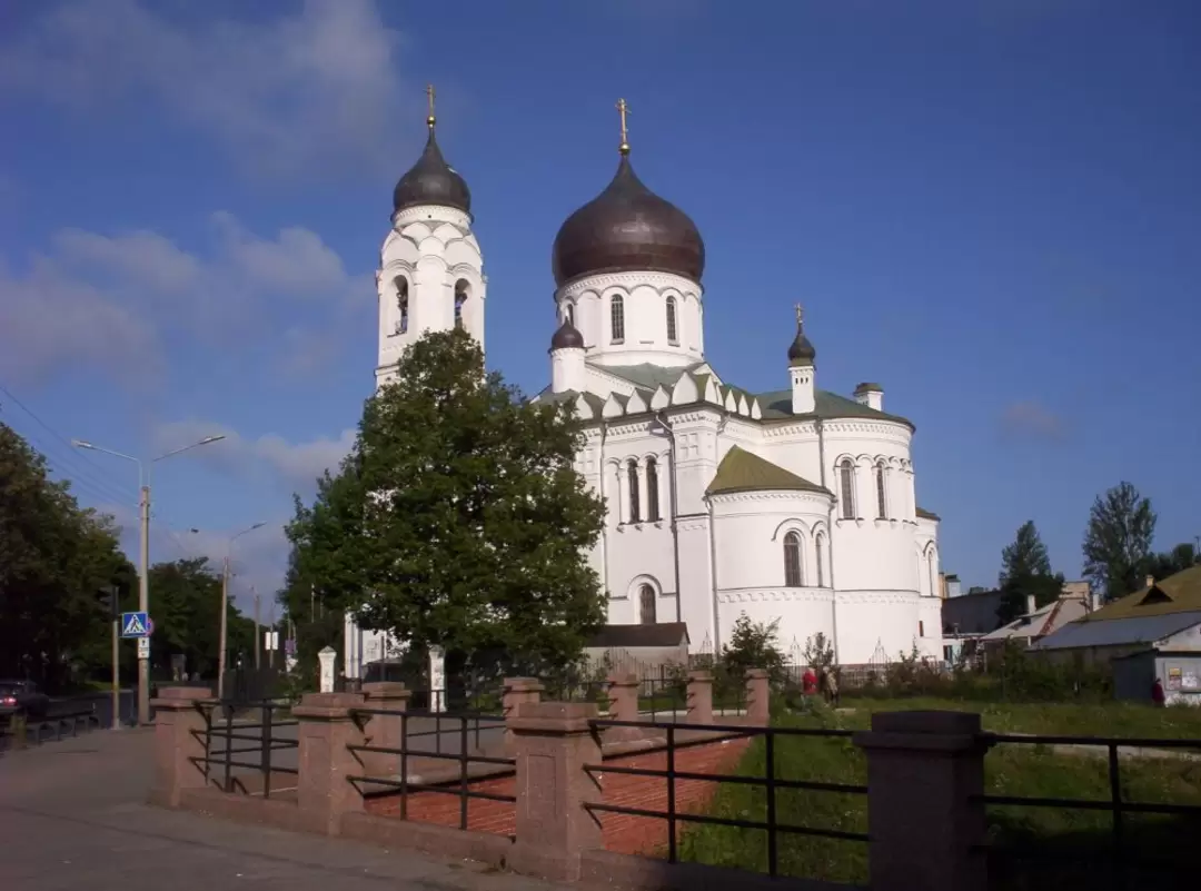 Храм Архангела Михаила в Ломоносове
