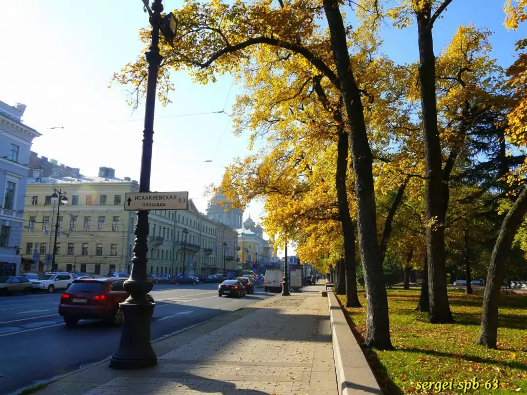 Адмиралтейский проспект в Петербурге