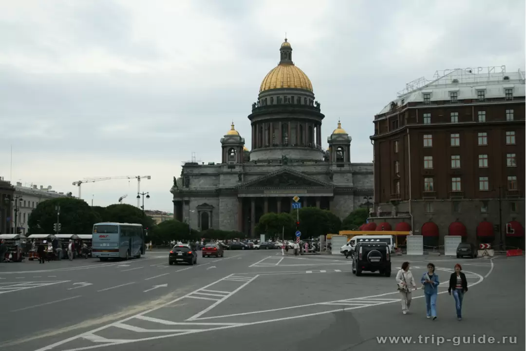 Вид на Исаакиевскую площадь с Синего моста