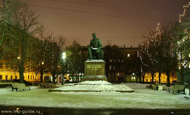 Театральная площадь, памятник Н.А. Римскому-Корсакову