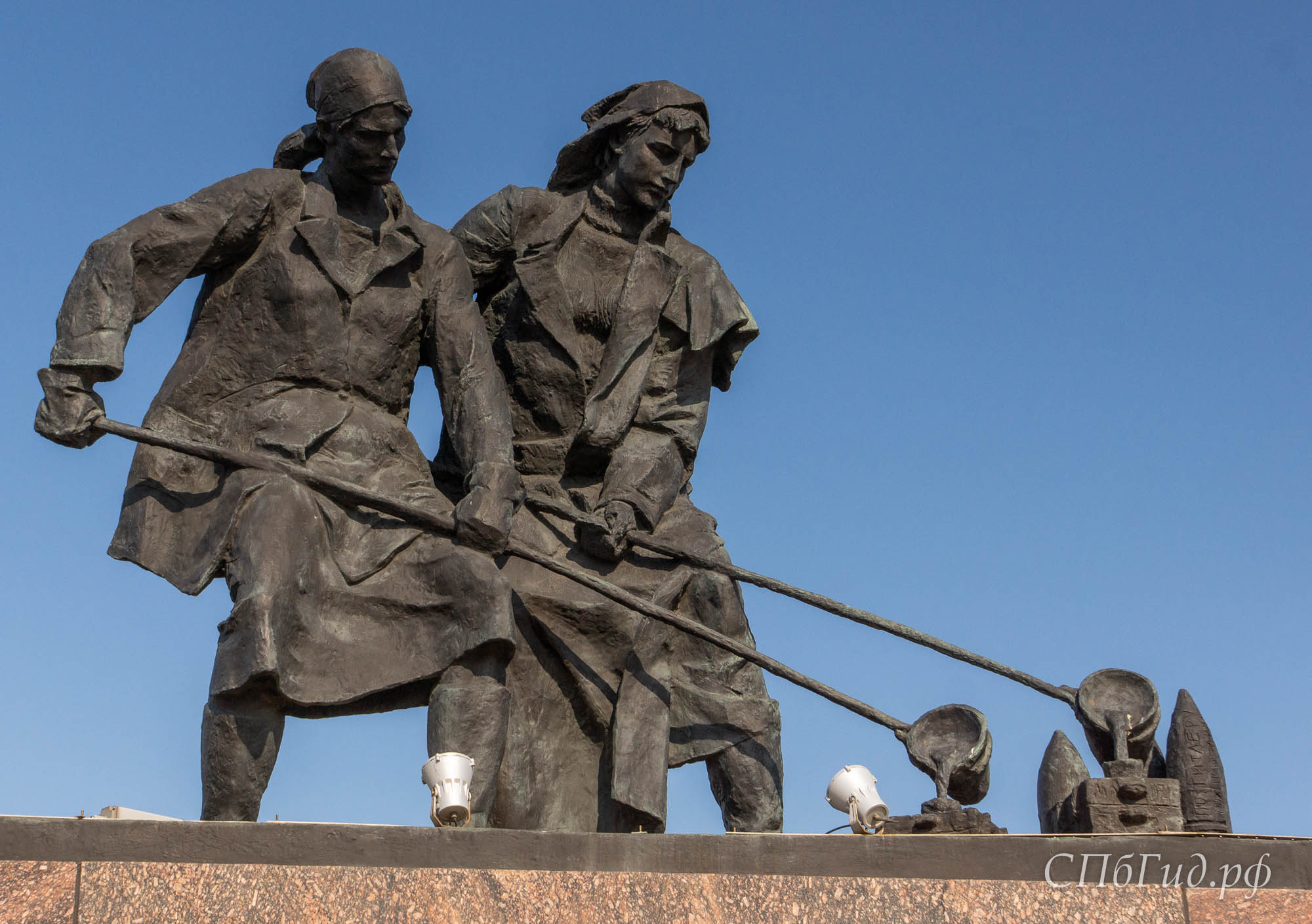 Монумент «Героическим защитникам Ленинграда»