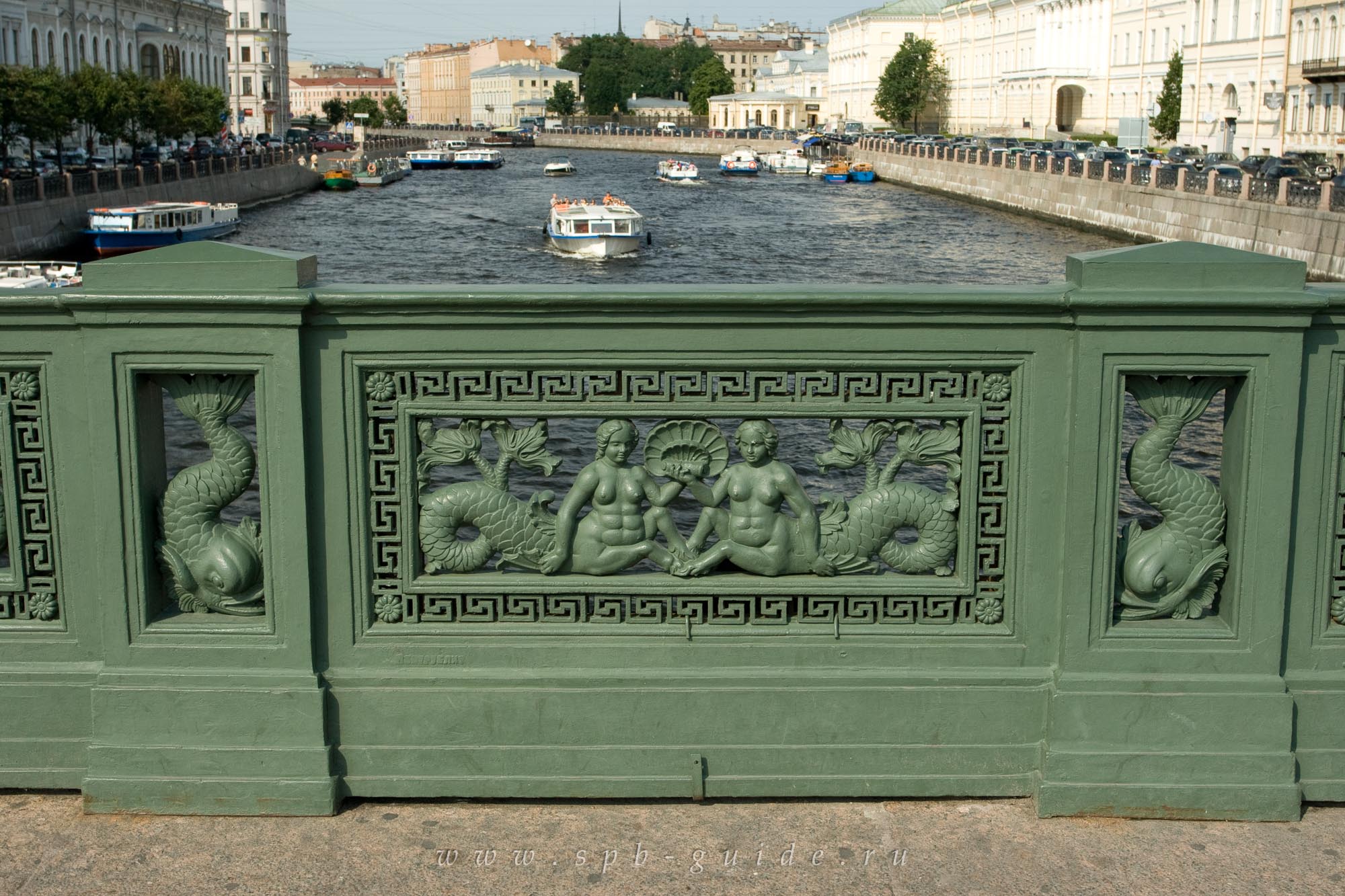 Русалки Аничкова моста