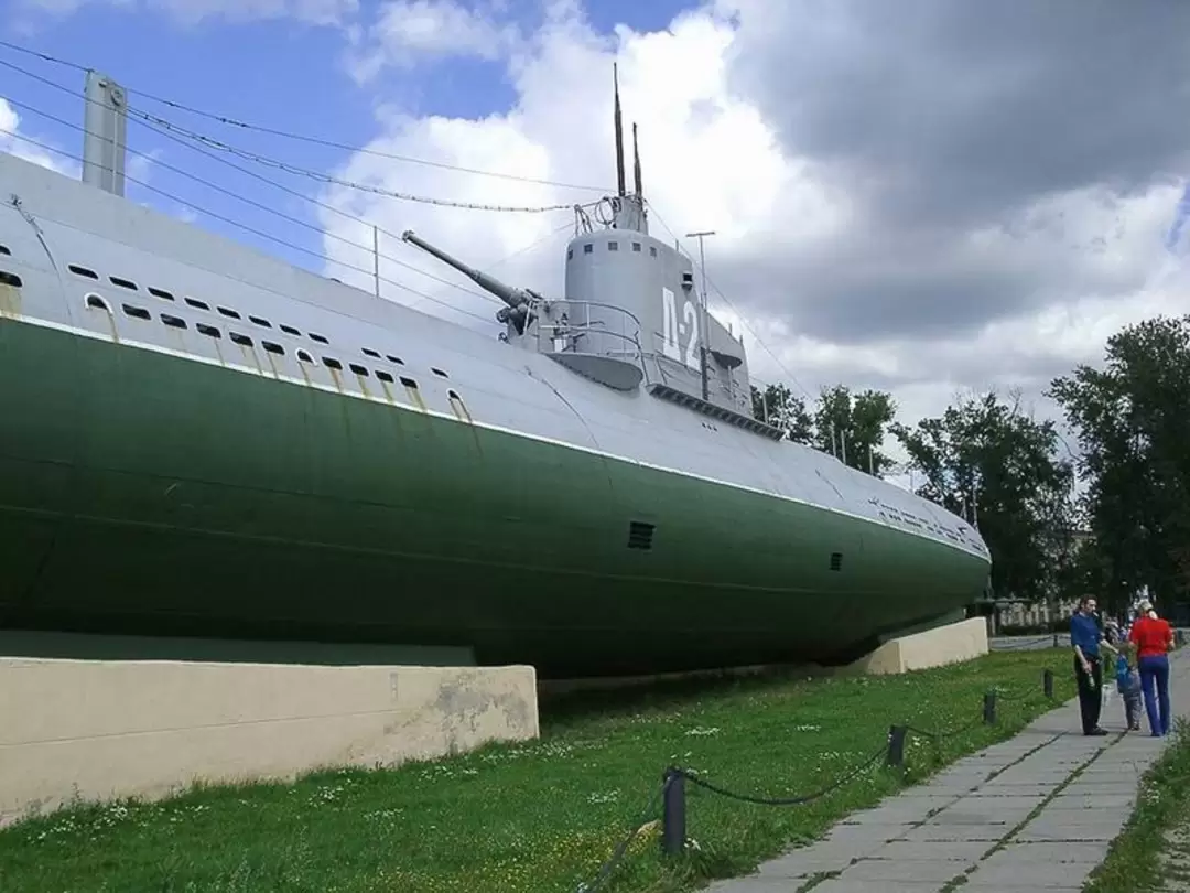 Санкт-Петербург, Васильевский остров, Памятник героям-подводникам