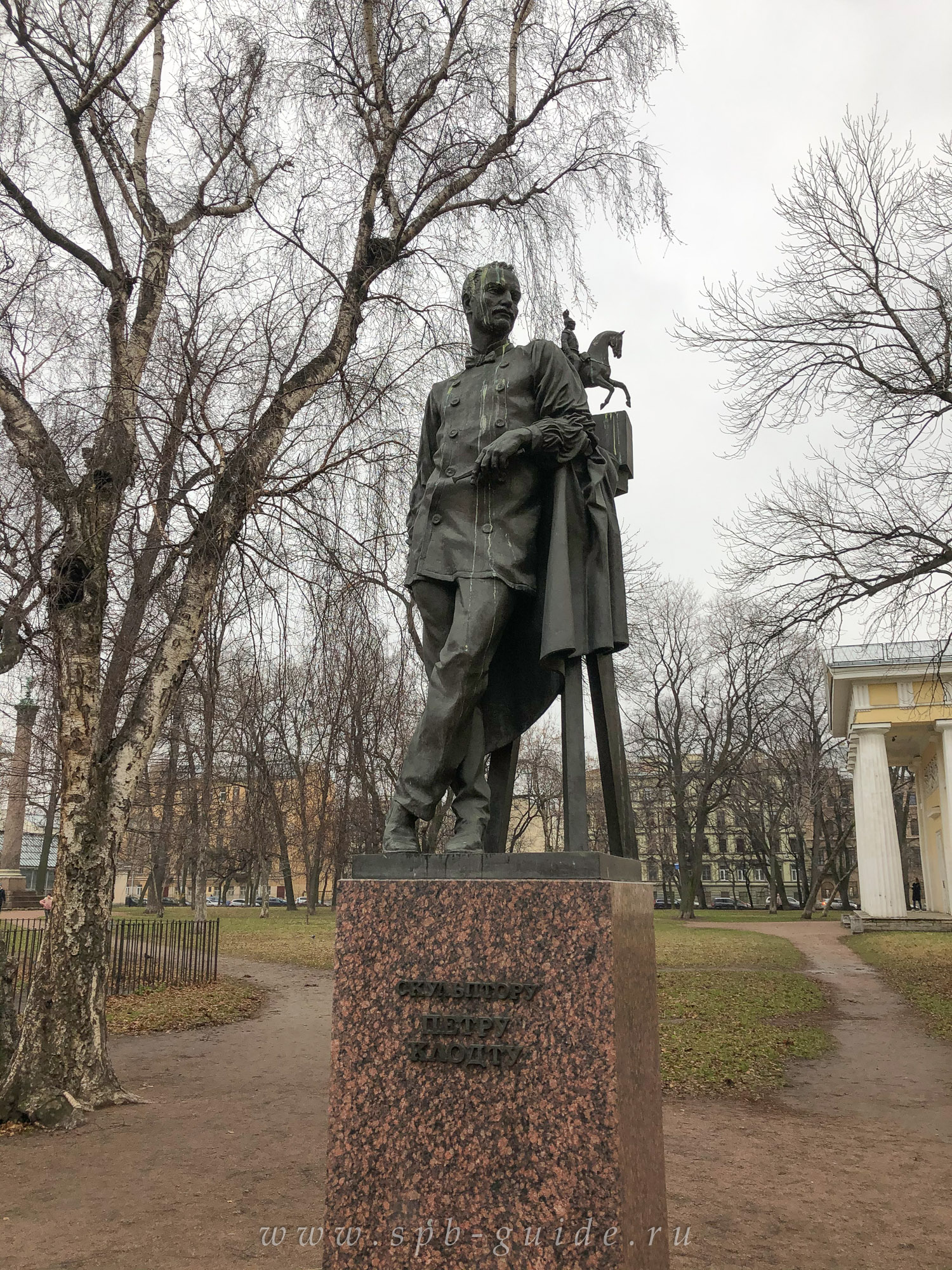 Памятник скульптору Петру Клодту в Петербурге