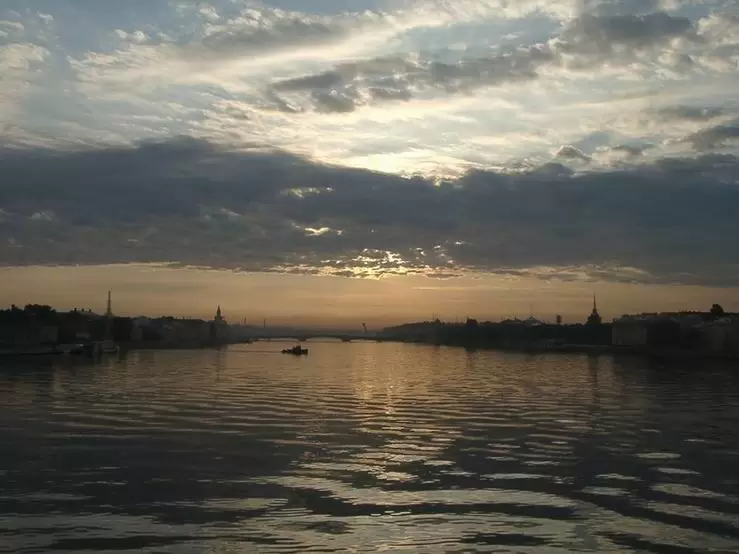 Белые ночи, Нева