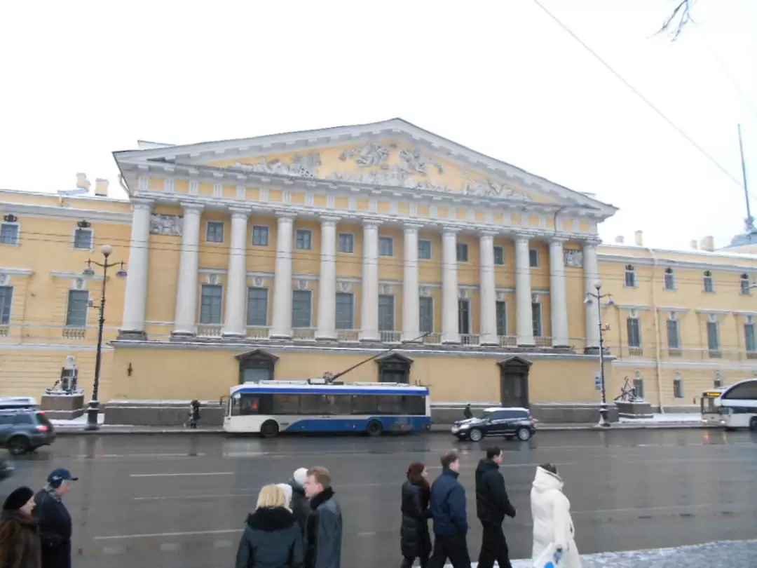 Адмиралтейство, фасад выходящий на Дворцовый проезд