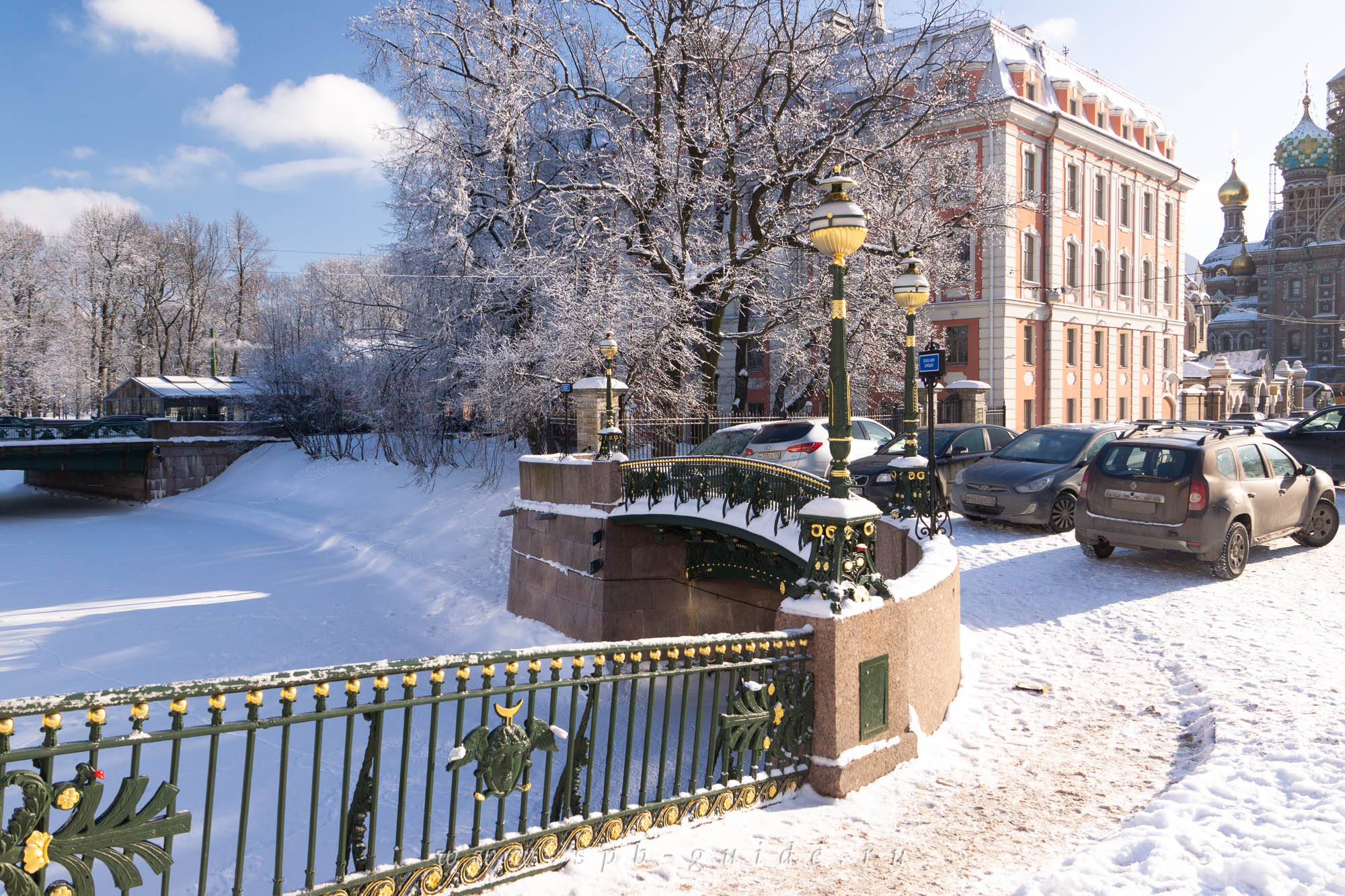 Мало-Конюшенный мост