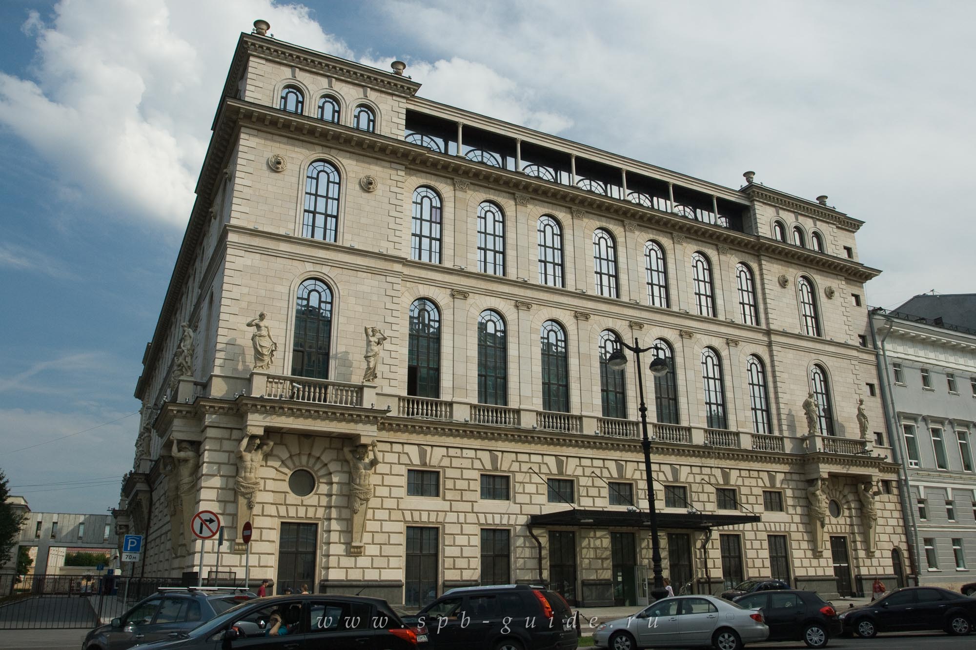 Санкт-Петербург, площадь Островского 2А